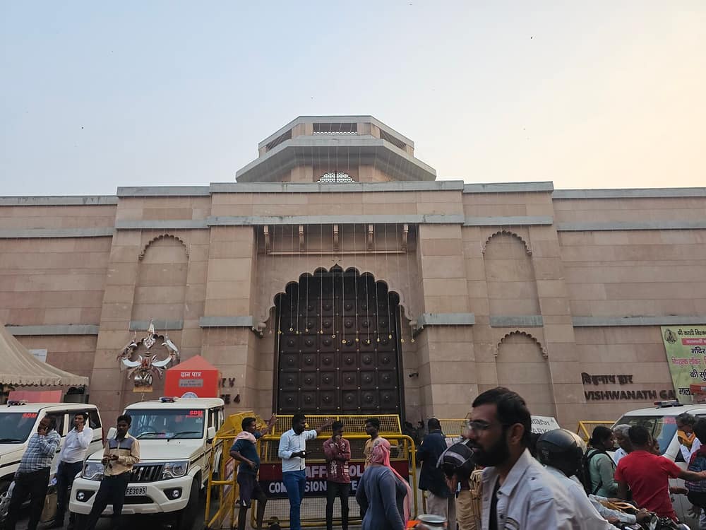 Kashi Vishwanath Temple, Varanasi — view 2